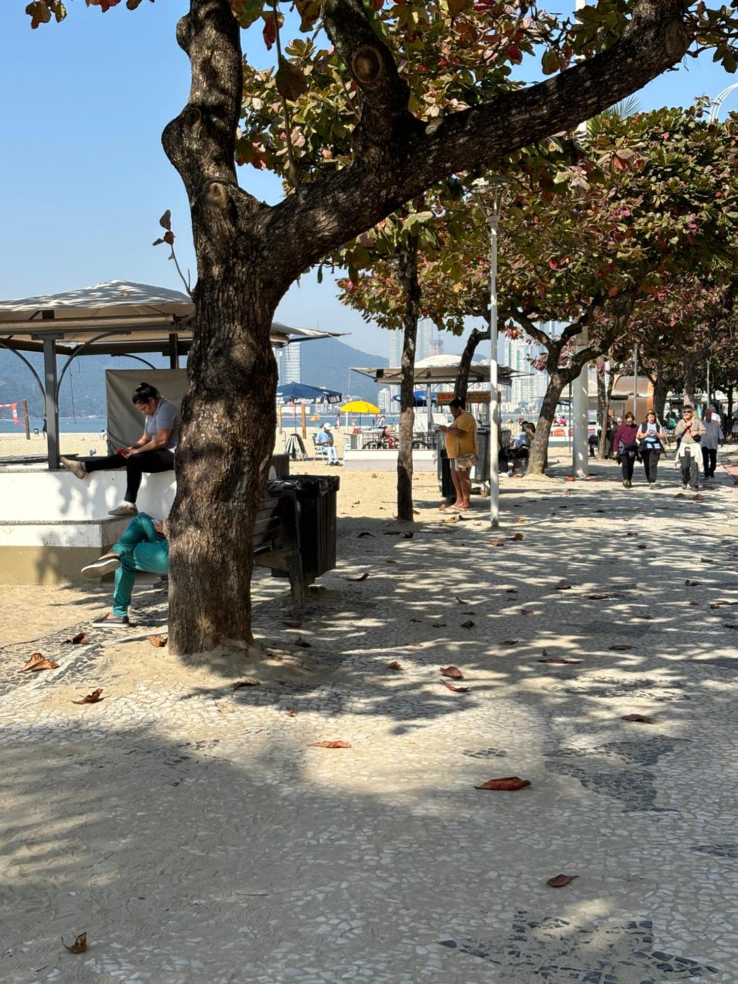 Apartamento Na Quadra Mar *